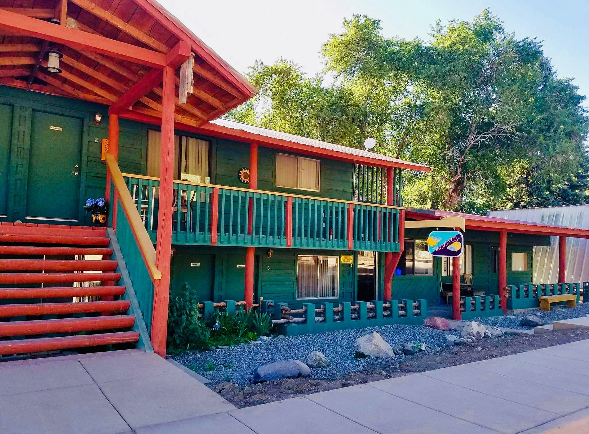 Crestone Inn — photo 1